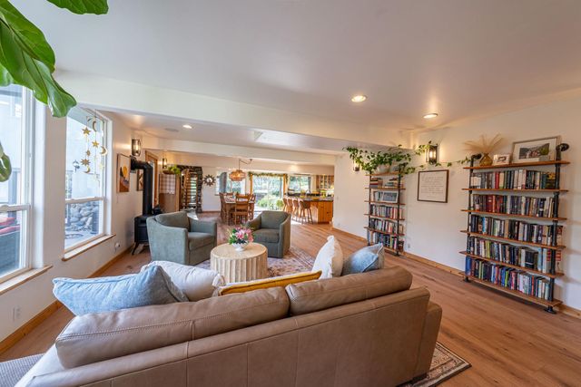 11383 Woodacre Rd, Grass Valley, CA 95949