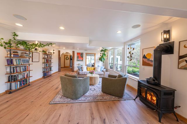 11383 Woodacre Rd, Grass Valley, CA 95949