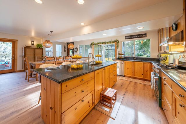 11383 Woodacre Rd, Grass Valley, CA 95949