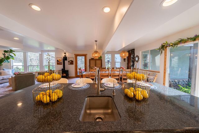 11383 Woodacre Rd, Grass Valley, CA 95949