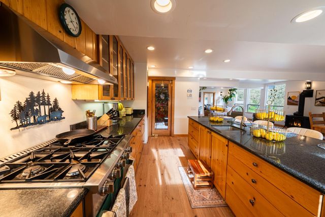 11383 Woodacre Rd, Grass Valley, CA 95949