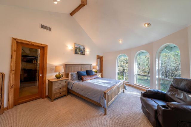 11383 Woodacre Rd, Grass Valley, CA 95949