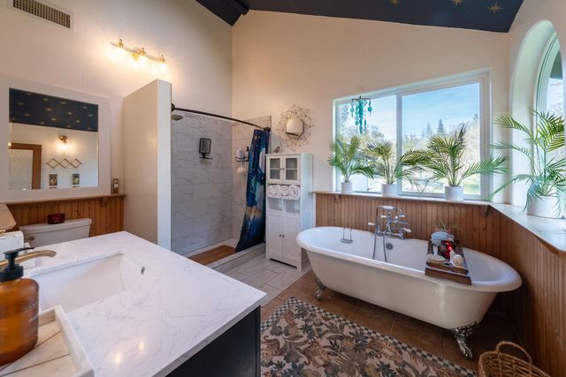 11383 Woodacre Rd, Grass Valley, CA 95949