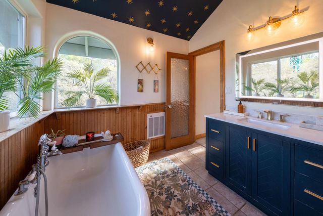 11383 Woodacre Rd, Grass Valley, CA 95949