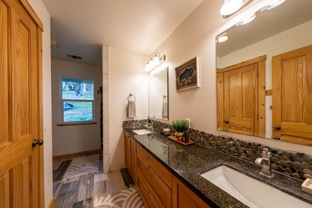 11383 Woodacre Rd, Grass Valley, CA 95949