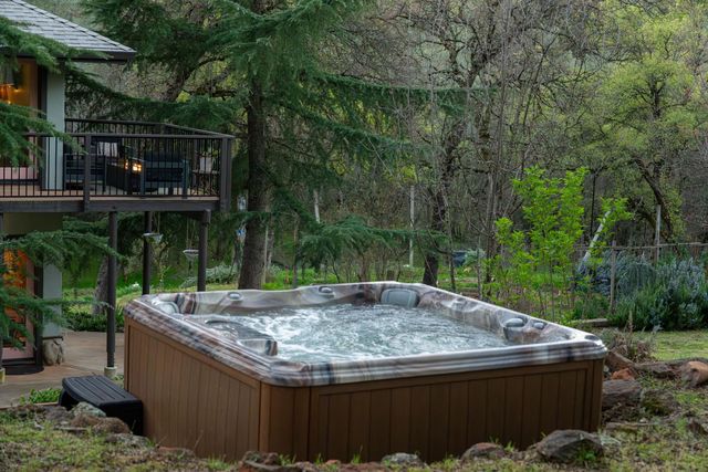 11383 Woodacre Rd, Grass Valley, CA 95949