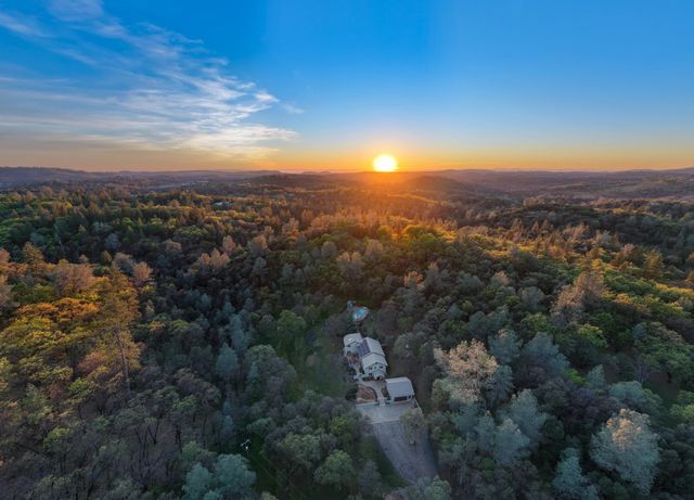 11383 Woodacre Rd, Grass Valley, CA 95949