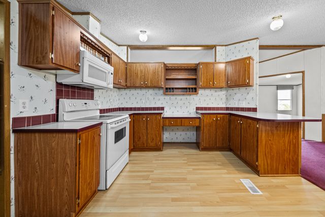 2499 W Leatherwood Rd, Cumberland Furnace, TN 37051