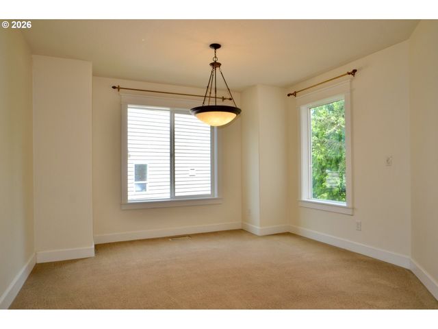 8994 Se HIGHGATE Dr, Happy Valley, OR 97086