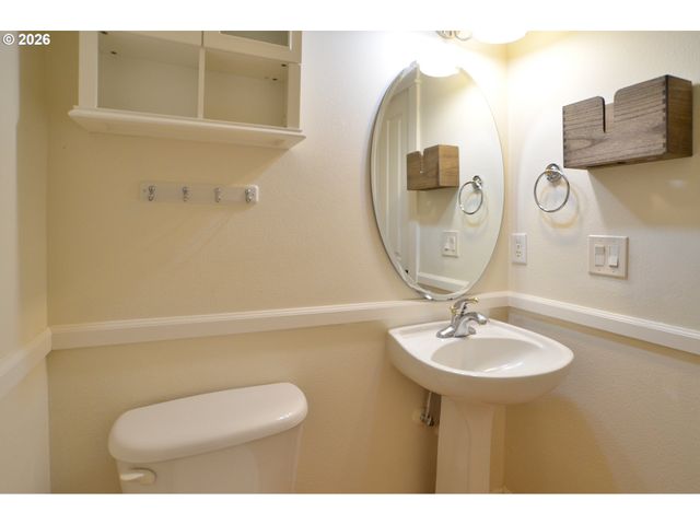 8994 Se HIGHGATE Dr, Happy Valley, OR 97086