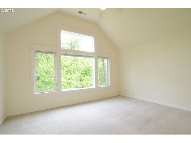8994 Se HIGHGATE Dr, Happy Valley, OR 97086
