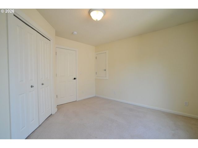 8994 Se HIGHGATE Dr, Happy Valley, OR 97086