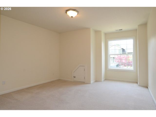 8994 Se HIGHGATE Dr, Happy Valley, OR 97086