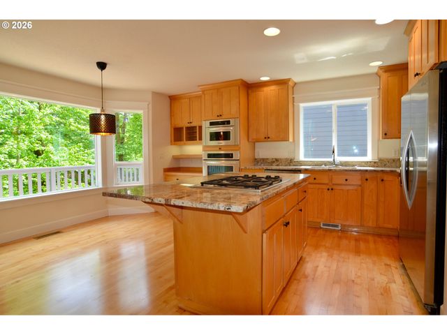 8994 Se HIGHGATE Dr, Happy Valley, OR 97086