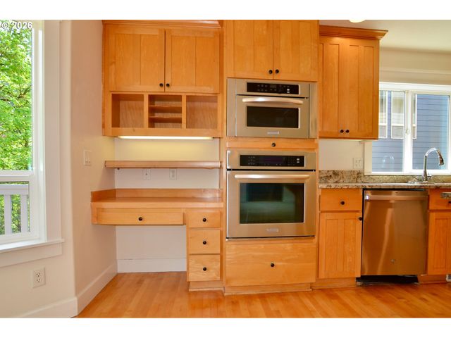 8994 Se HIGHGATE Dr, Happy Valley, OR 97086