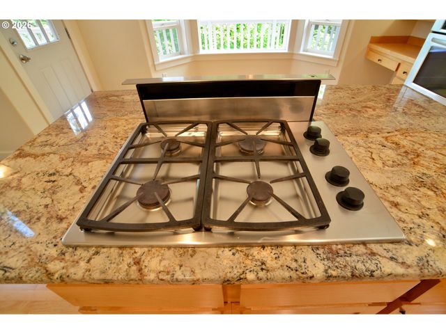 8994 Se HIGHGATE Dr, Happy Valley, OR 97086
