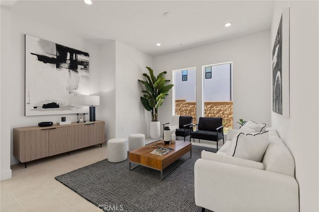 9514 N Andora Avenue, Chatsworth, CA 91311