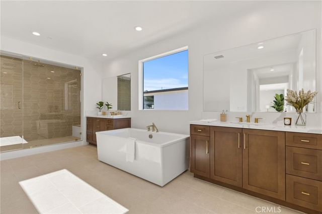 9514 N Andora Avenue, Chatsworth, CA 91311