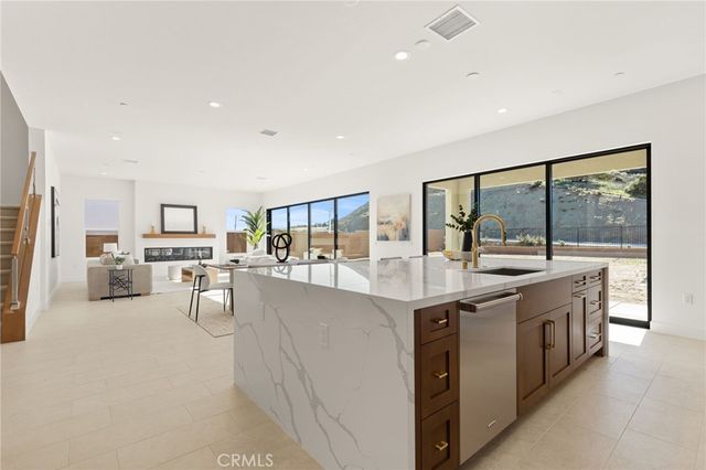 9514 N Andora Avenue, Chatsworth, CA 91311