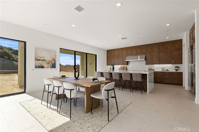 9514 N Andora Avenue, Chatsworth, CA 91311