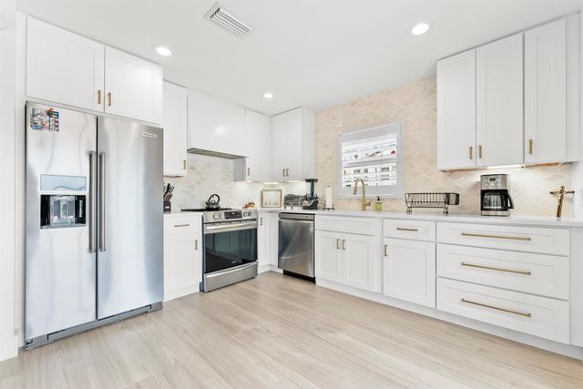 802 Andrews Avenue, Delray Beach, FL 33483