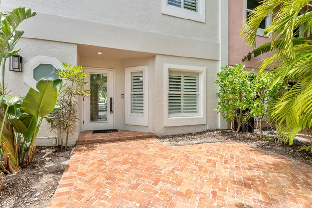 802 Andrews Avenue, Delray Beach, FL 33483