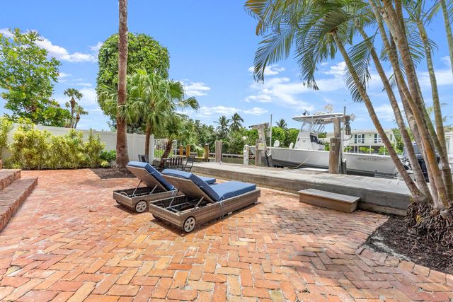 802 Andrews Avenue, Delray Beach, FL 33483