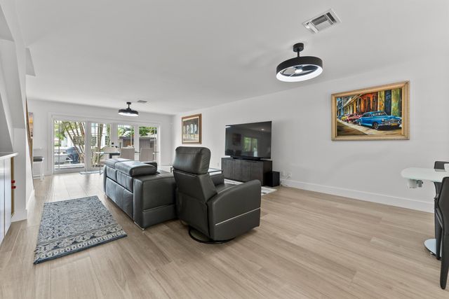 802 Andrews Avenue, Delray Beach, FL 33483