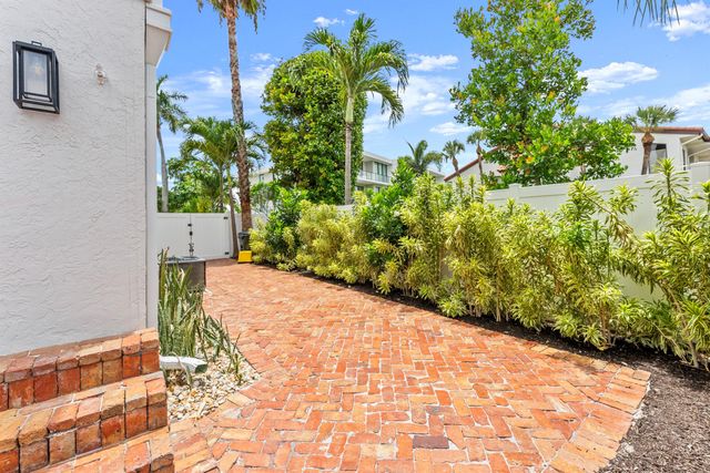 802 Andrews Avenue, Delray Beach, FL 33483