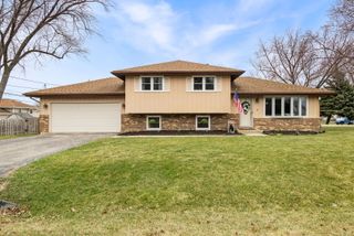 1N264 Darling Street, Carol Stream, IL 60188