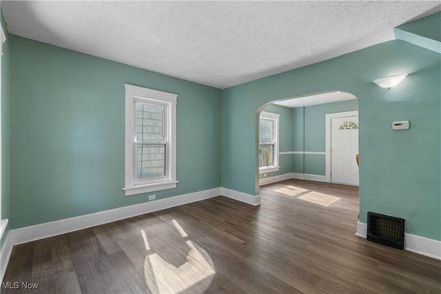 442 Matthews Street, Akron, OH 44306