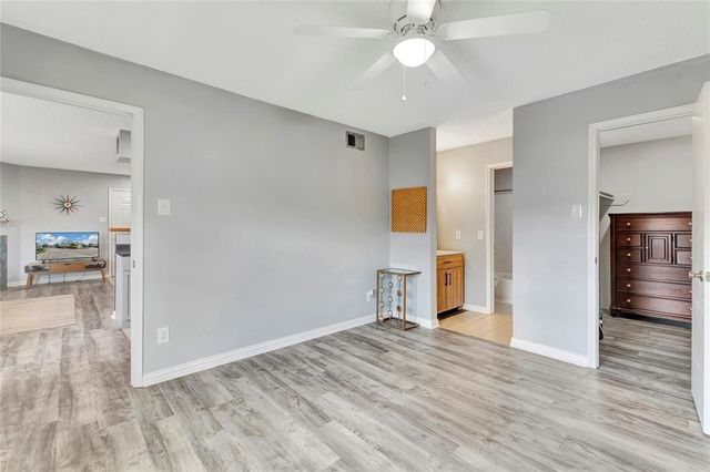 2750 Holly Hall 812, Houston, TX 77054