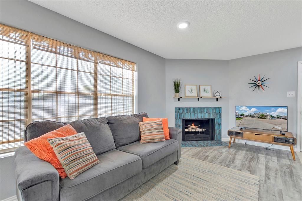 2750 Holly Hall 812, Houston, TX 77054