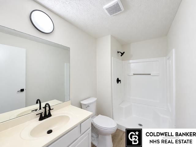4110 N 147th Street, Omaha, NE 68116