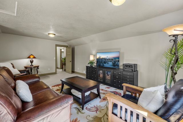 20177 Roper Lane, Bend, OR 97703