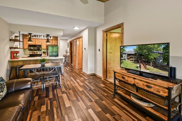 437 Notch Lane Building 16 Unit 9, Branson West, MO 65737
