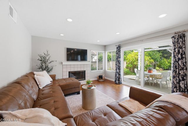 5377 Evanwood Avenue, Oak Park, CA 91377