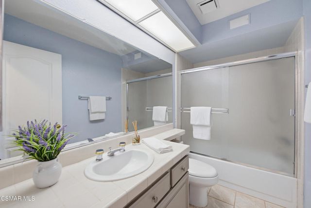 5377 Evanwood Avenue, Oak Park, CA 91377