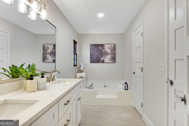 126 East Lake Drive, Roswell, GA 30075