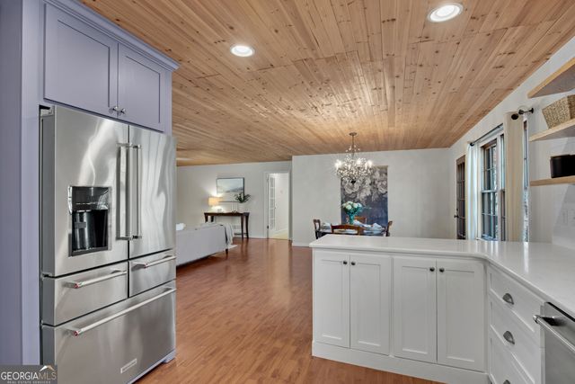 126 East Lake Drive, Roswell, GA 30075