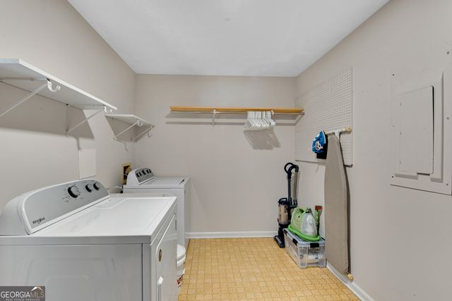 126 East Lake Drive, Roswell, GA 30075