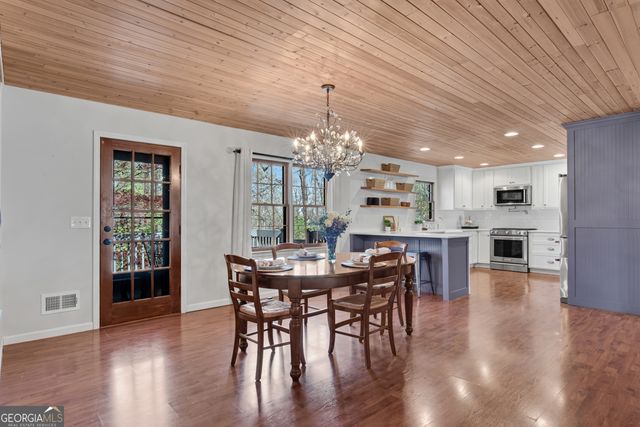 126 East Lake Drive, Roswell, GA 30075