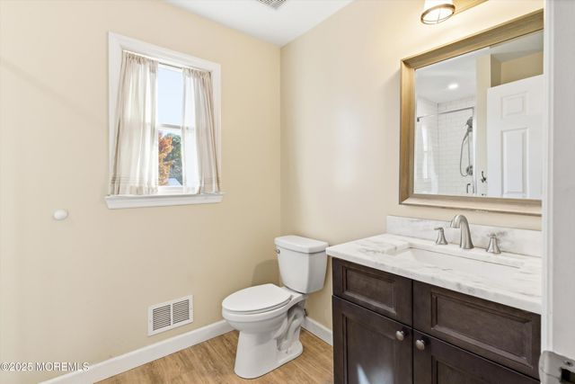 353 Livingston Avenue, Bayville, NJ 08721