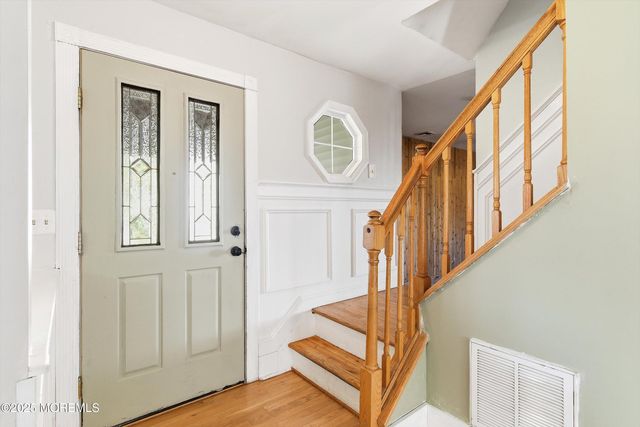 353 Livingston Avenue, Bayville, NJ 08721