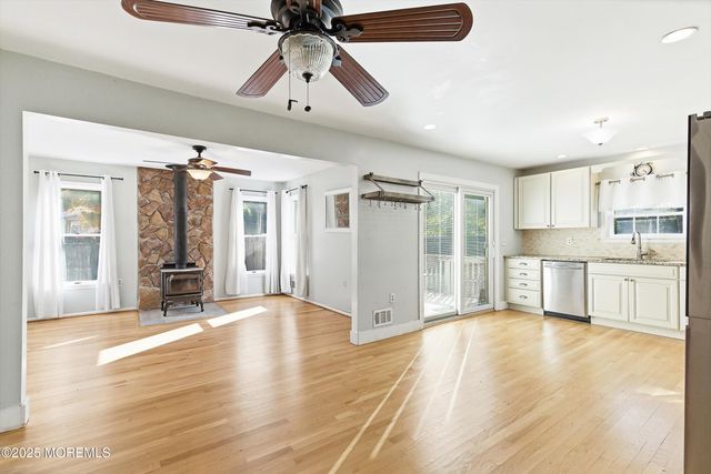 353 Livingston Avenue, Bayville, NJ 08721