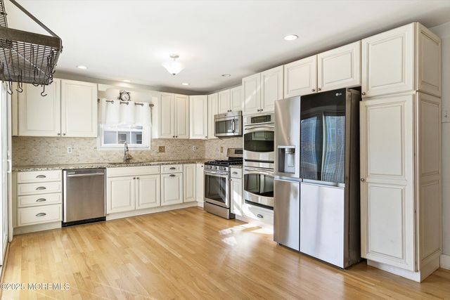 353 Livingston Avenue, Bayville, NJ 08721