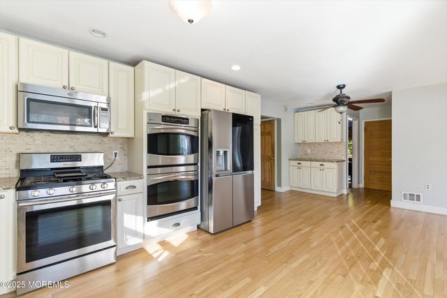353 Livingston Avenue, Bayville, NJ 08721