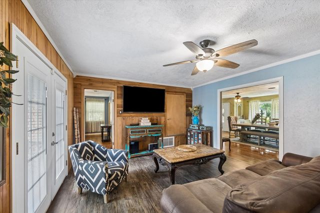 1011 Atchison Street, Sealy, TX 77474