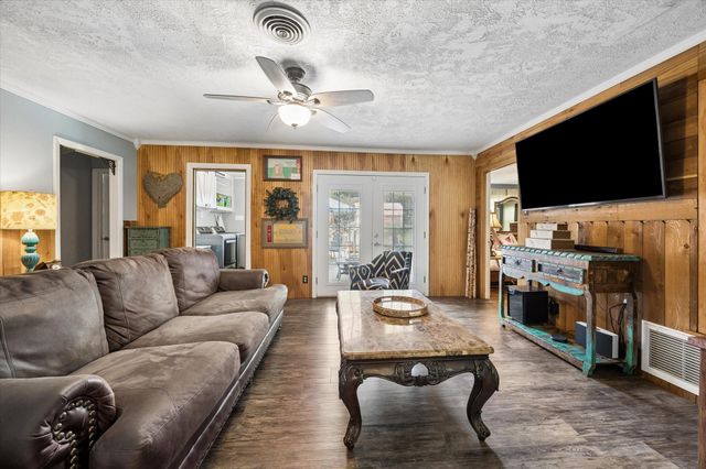1011 Atchison Street, Sealy, TX 77474