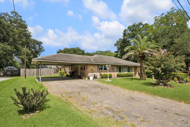 1011 Atchison Street, Sealy, TX 77474